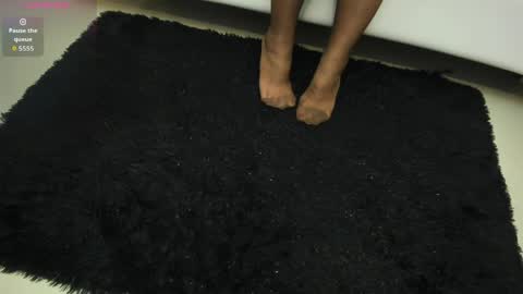 Snapshot of madameheels_ chatting on May 1, 12:10 pm Madame Carla online show from May 1, 12:10 pm