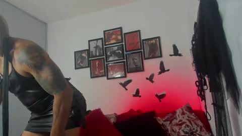 Snapshot of madamelilith_cg chatting on November 4, 2:54 am Madame lilith online show from November 4, 2:54 am