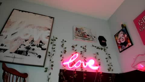 Snapshot of maddi_avalon chatting on February 26, 12:47 pm Maddi Avalon online show from February 26, 12:47 pm