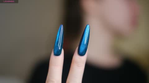 Maddi online show from November 19, 1:16 am