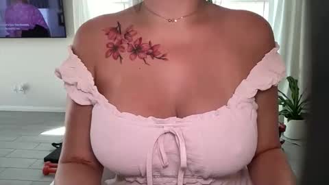 maddieurs online show from April 15, 7:32 pm