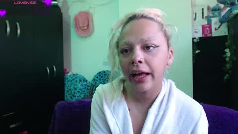 maddiie and clyde online show from January 18, 3:27 pm