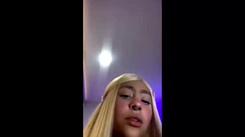 Snapshot of maddiiebrooks chatting on February 18, 10:17 pm Maddie online show from February 18, 10:17 pm