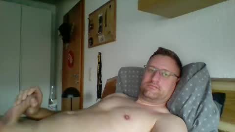 Snapshot of maddin8891 chatting on October 27, 8:40 am Maddin online show from October 27, 8:40 am