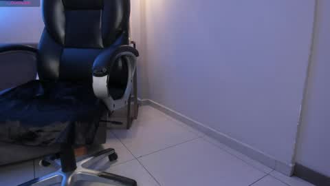 Maddison online show from April 5, 4:59 pm