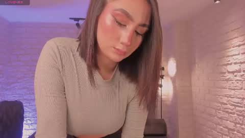 Snapshot of maddisonlowe chatting on August 4, 8:44 pm Maddison online show from August 4, 8:44 pm