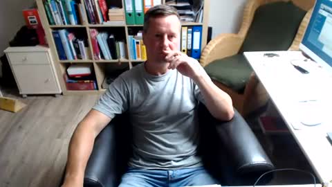 Snapshot of maddmax8 chatting on June 29, 6:52 am Mad4You online show from June 29, 6:52 am