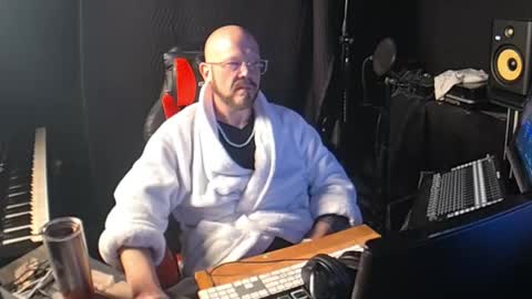 Snapshot of maddox840 chatting on May 8, 7:57 am maddox840 online show from May 8, 7:57 am