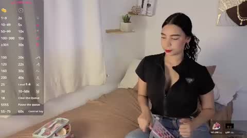 Maddy   online show from June 15, 8:33 pm