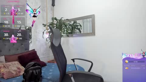 Snapshot of maddy_cooper_ chatting on January 7, 9:14 pm Maddy online show from January 7, 9:14 pm