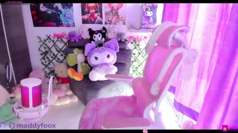 Maddy Foox online show from April 13, 8:47 pm