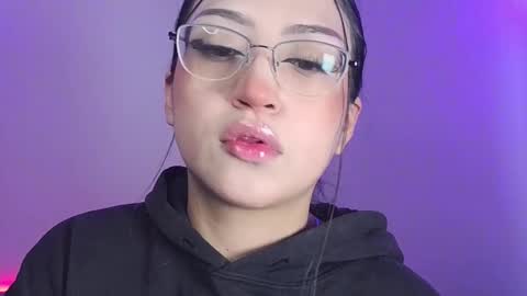 Snapshot of maddyghost chatting on September 25, 7:17 pm Please followme and rate me your thumbs up online show from September 25, 7:17 pm