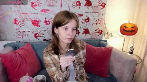 madelaines online show from October 29, 8:49 am