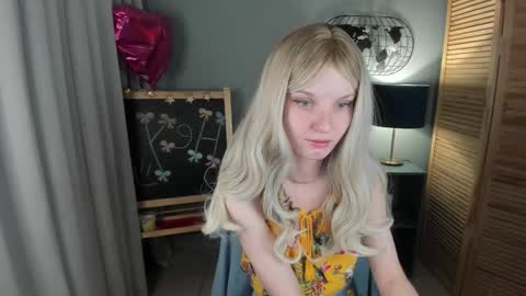 madelaines online show from November 15, 9:28 am