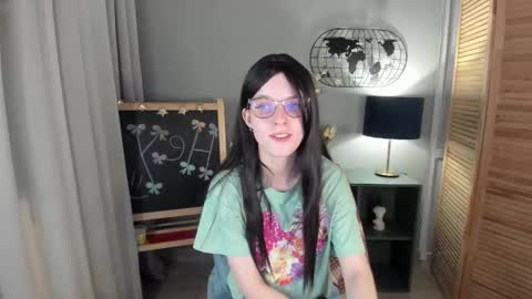madelaines online show from November 26, 9:27 pm