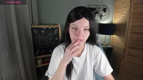 madelaines online show from December 18, 8:31 am