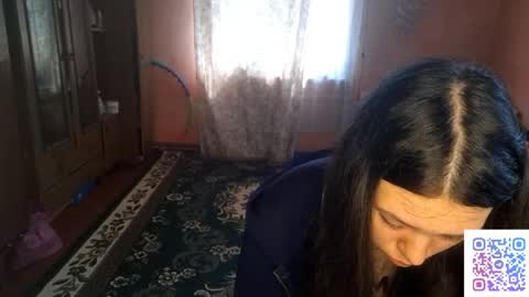 Snapshot of madeleinehodosy chatting on May 21, 8:21 am Amelia online show from May 21, 8:21 am