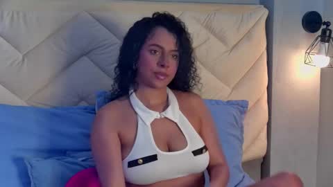 Snapshot of madeleinxxx_ chatting on April 5, 8:06 pm madeleinxxx_ online show from April 5, 8:06 pm