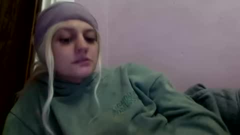 Snapshot of madelinevalentine chatting on September 13, 11:43 am madeline online show from September 13, 11:43 am
