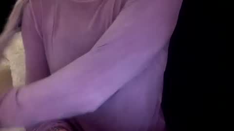 Snapshot of madelinevalentine chatting on October 12, 2:10 am madeline online show from October 12, 2:10 am