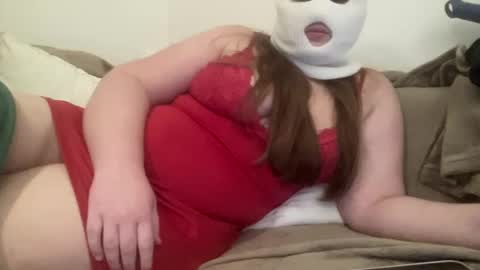 Snapshot of mademoiselle_julia chatting on December 3, 9:45 pm Julia online show from December 3, 9:45 pm