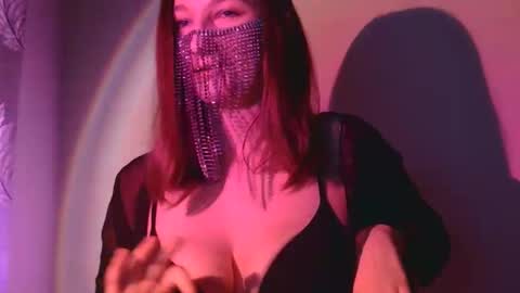 Snapshot of mademoiselle_mystique chatting on November 5, 9:15 pm mademoiselle_mystique online show from November 5, 9:15 pm