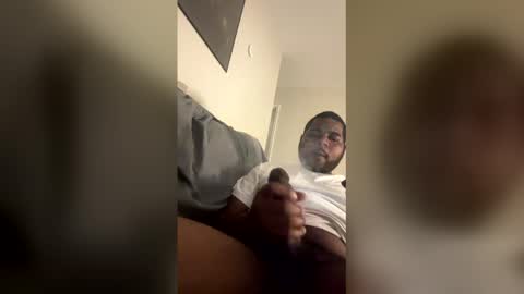 Snapshot of mademoney313 chatting on May 18, 2:18 am mademoney313 online show from May 18, 2:18 am