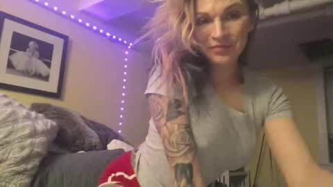Madie Ray online show from January 8, 7:10 am