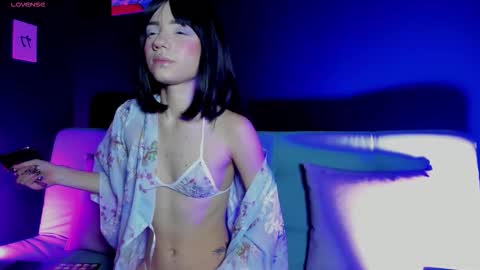 Snapshot of madiixwatson chatting on February 7, 5:44 am Madison Watson online show from February 7, 5:44 am