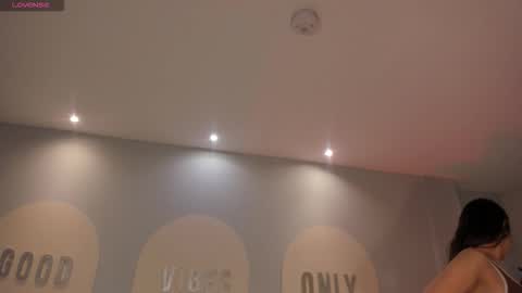 Maddi Collins online show from December 18, 10:54 am