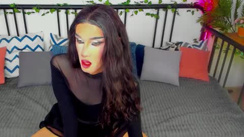 Snapshot of madisonesprit chatting on March 1, 10:28 am madisonesprit online show from March 1, 10:28 am