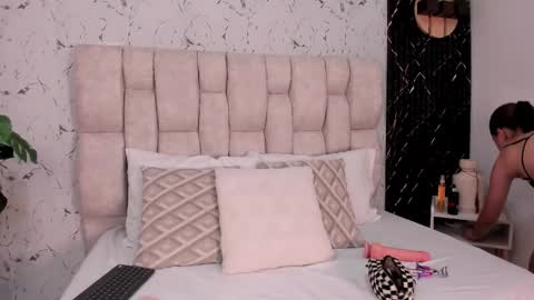 Snapshot of madisonnlee_ chatting on November 26, 7:26 pm Madison online show from November 26, 7:26 pm