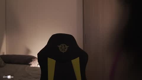 Snapshot of madisonsanford chatting on March 5, 6:23 am thumbs up thx you so much MODEL INDEPENDENT online show from March 5, 6:23 am