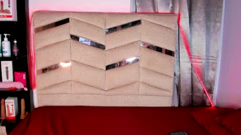 madissonlee__ online show from May 27, 3:47 am