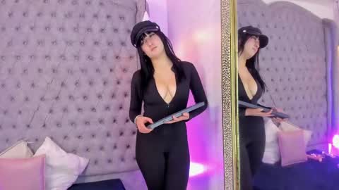 Snapshot of mady_fiore chatting on May 19, 12:22 pm Mady online show from May 19, 12:22 pm