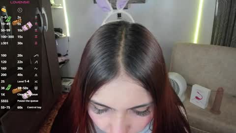 Snapshot of mady_monroe111 chatting on May 27, 7:11 pm Mady online show from May 27, 7:11 pm