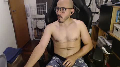 Snapshot of madziula chatting on December 28, 4:51 am Peter online show from December 28, 4:51 am