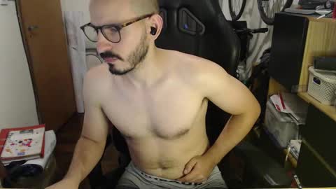 Snapshot of madziula chatting on January 26, 5:02 am Peter online show from January 26, 5:02 am