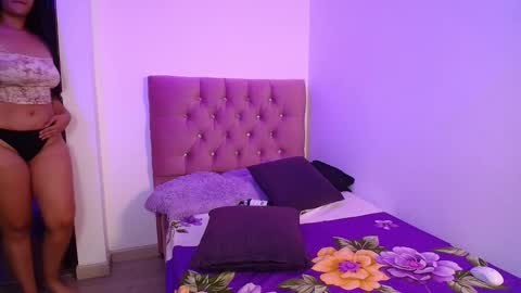 Snapshot of maeena chatting on February 3, 2:53 am maeena online show from February 3, 2:53 am