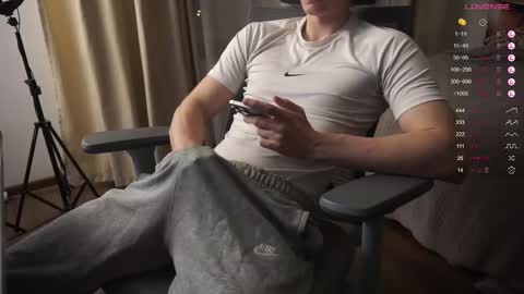 Snapshot of maestro3369 chatting on February 12, 3:49 pm Mike XMaestro 3369 online show from February 12, 3:49 pm