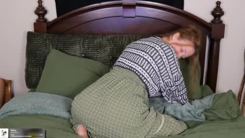 Snapshot of maevivant chatting on December 20, 6:59 pm Mae online show from December 20, 6:59 pm