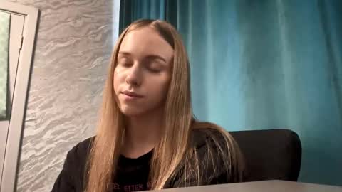 Sara online show from March 24, 6:07 am