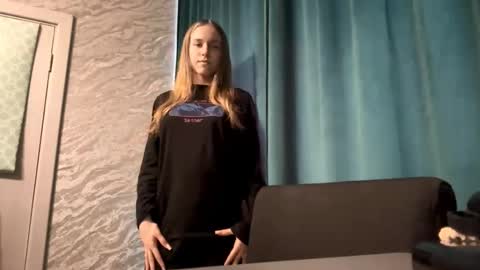 Sara online show from March 25, 6:19 am