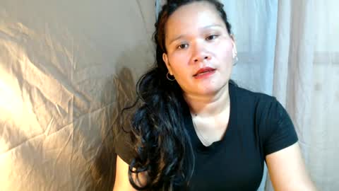 Snapshot of mages_1995 chatting on June 27, 4:17 am mages_1995 online show from June 27, 4:17 am