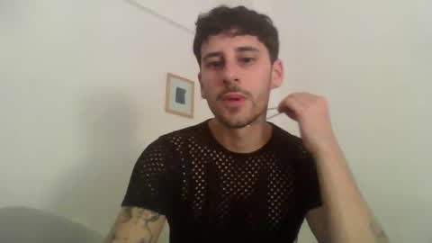 maggicboy29 online show from December 18, 3:23 am