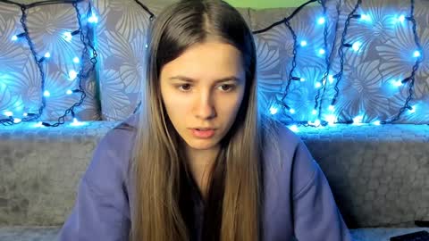 Maggie online show from December 13, 1:48 am