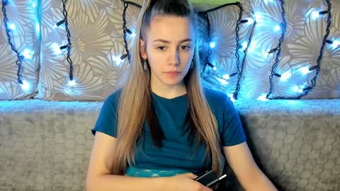 Maggie online show from January 27, 1:59 am
