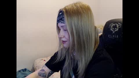 Snapshot of maggieswaggy chatting on December 7, 9:00 pm Magdalene Swaggy online show from December 7, 9:00 pm