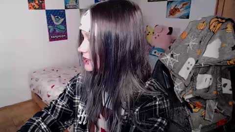 Snapshot of maggieswaggy chatting on December 3, 7:45 pm Magdalene Swaggy online show from December 3, 7:45 pm