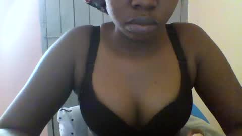 Snapshot of magic_bliss chatting on July 15, 5:23 am Bliss online show from July 15, 5:23 am